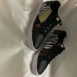 Guess gym shoes multi color